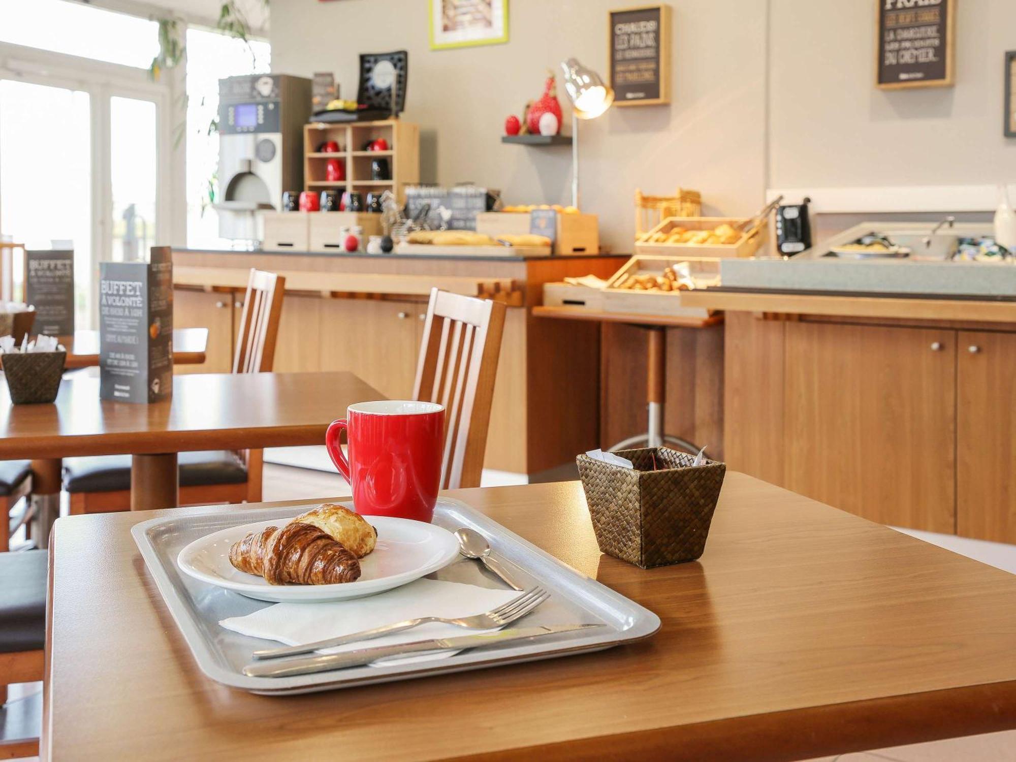 Ibis Bourg Jasseron/Teyssonge Екстер'єр фото